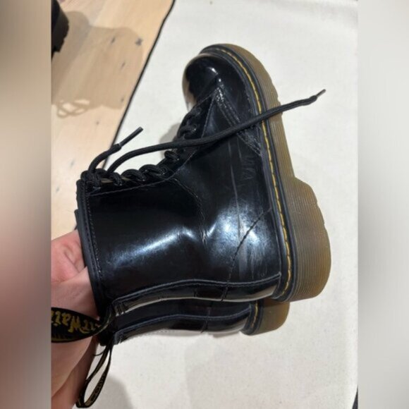 EUC-Junior 1460 Patent Leather Lace UpBoots in Black | Dr. Martens - Picture 3 of 12